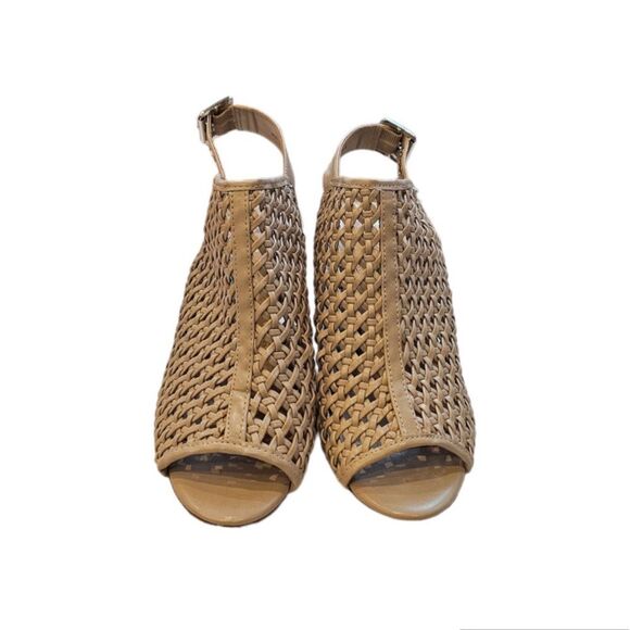 Vince Camuto Sandals Eiana Caged Peep Toe Lattice Pyramid Heels Size 8M/38 Beige - Picture 2 of 9